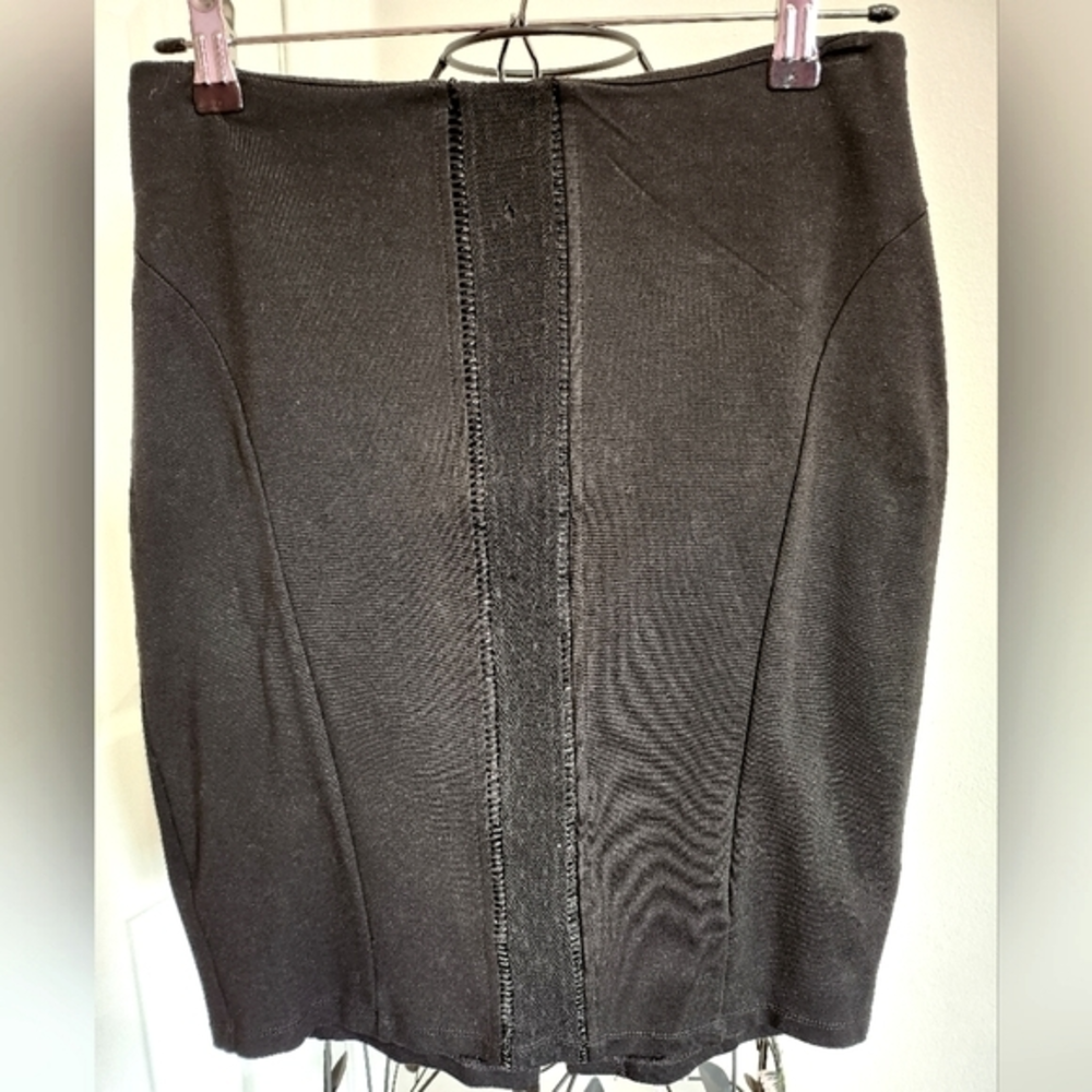 Pencil‎ skirt
